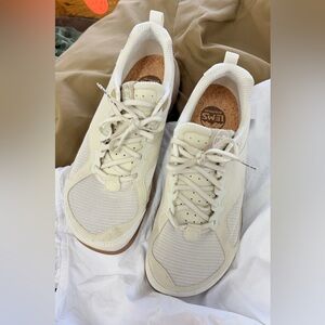 Men's Cream Sneakers